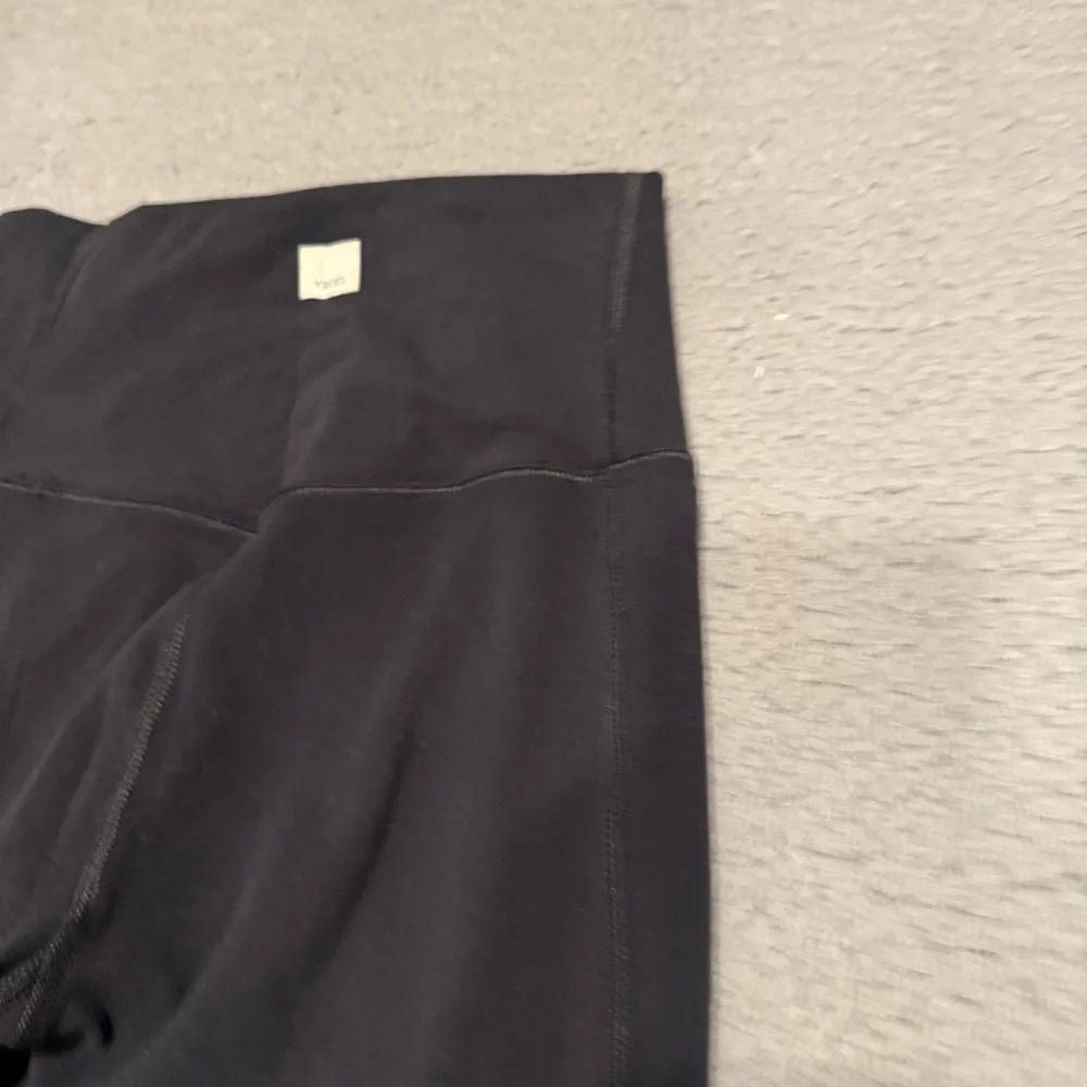 Vuori  Studio Pocket Legging Color Black Size XS VW466 - Picture 12 of 15